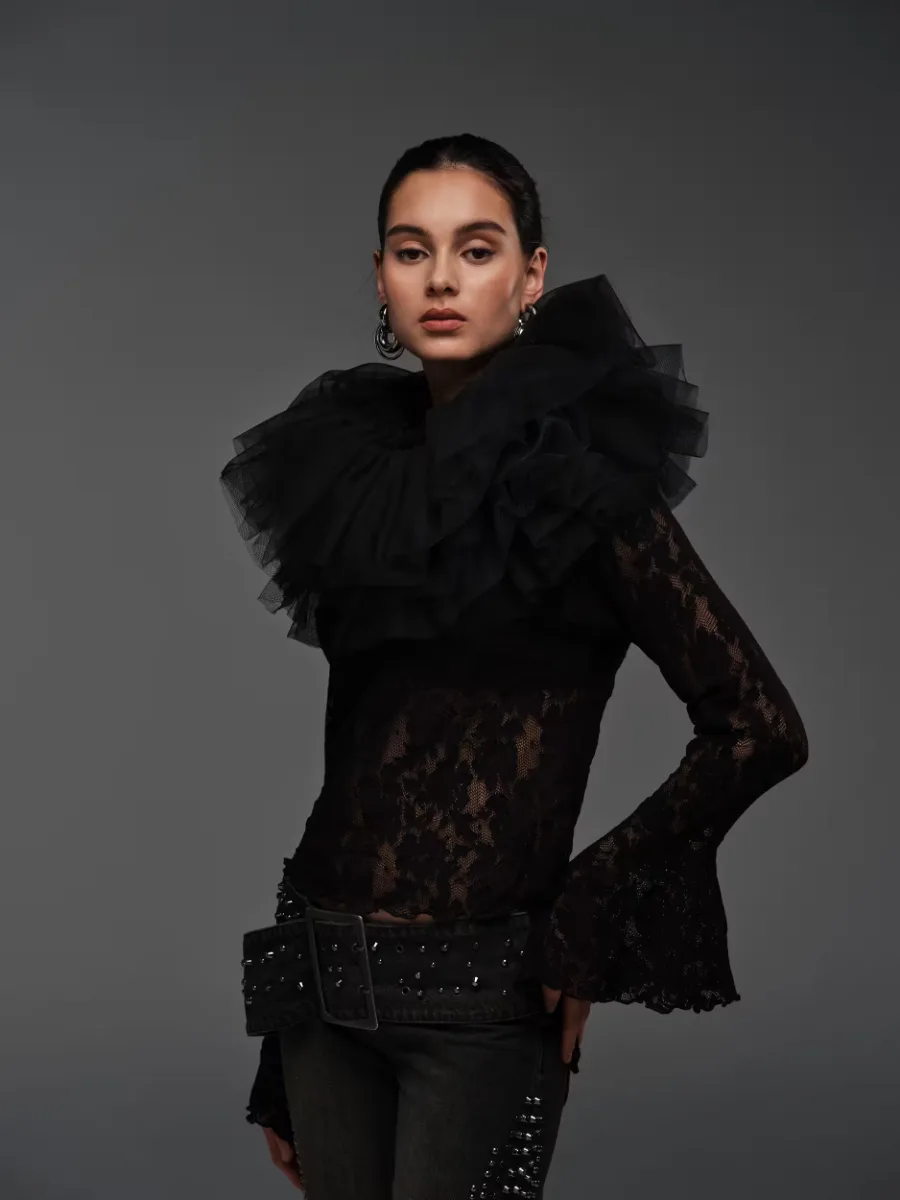 Editorial beauty makeup by Lovina Riahi
